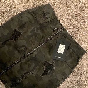 *BRAND NEW* Fashion Nova Camo Skirt